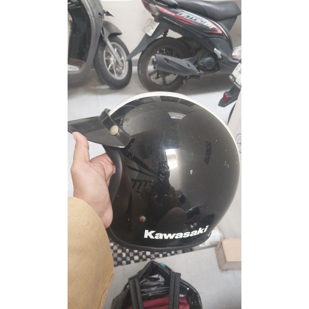 Helm Kawasaki W175