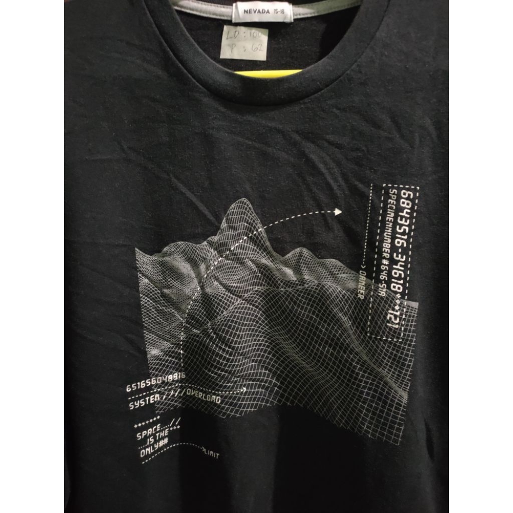 crewneck nevada hitam motif print