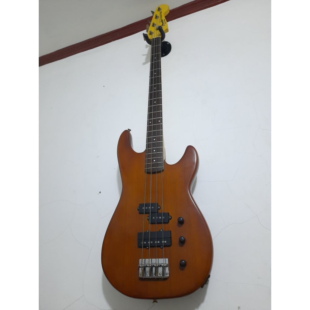 bass fender custom