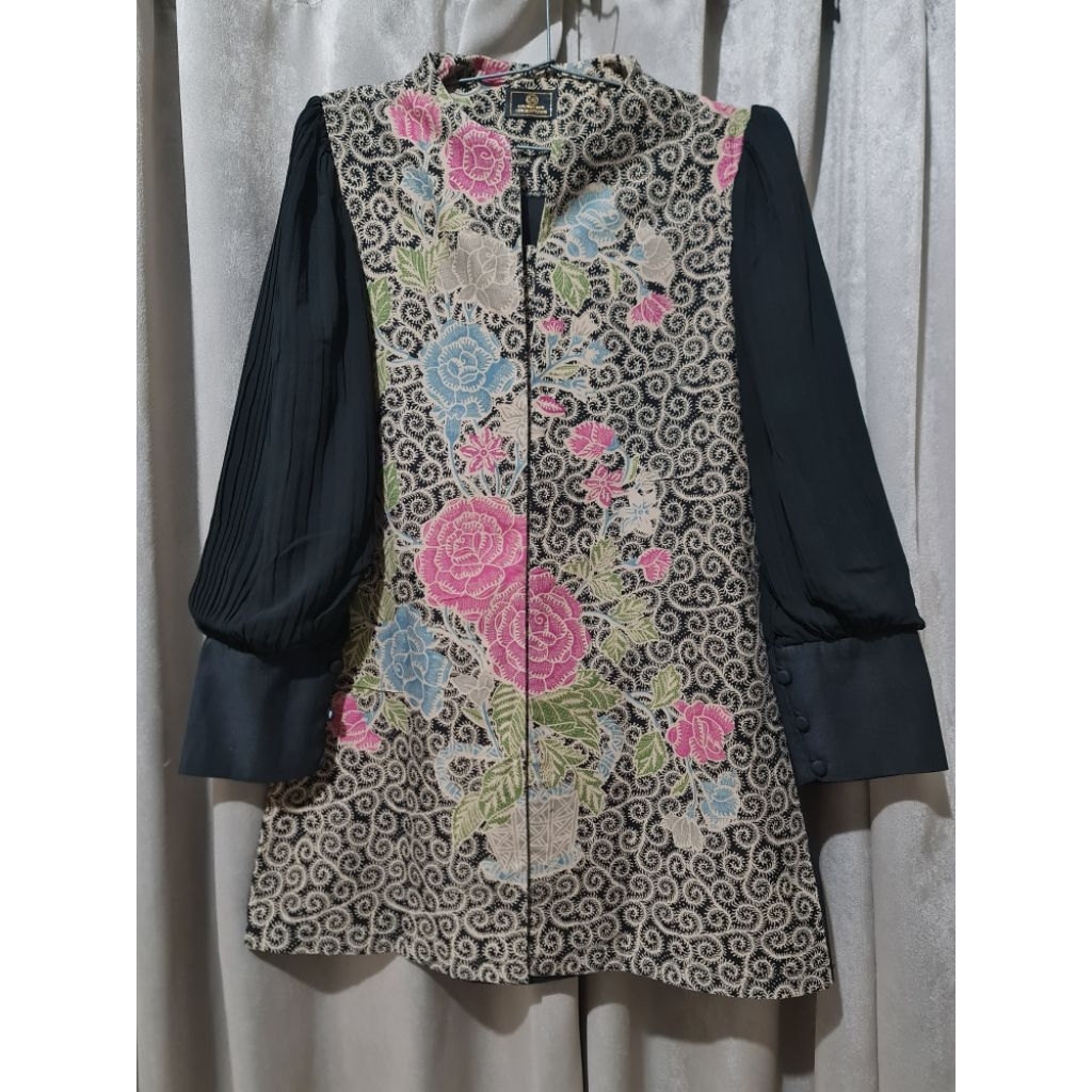 Preloved LIKE NEW Johanna Batik - Size S