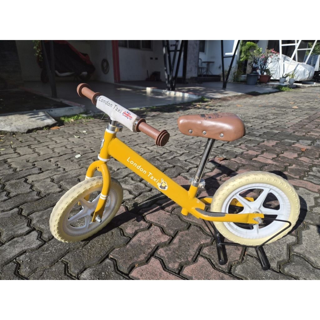 PRELOVED - Pushbike Balance Bike London Taxi Kuning Sepeda Anak Tanpa Pedal Premium