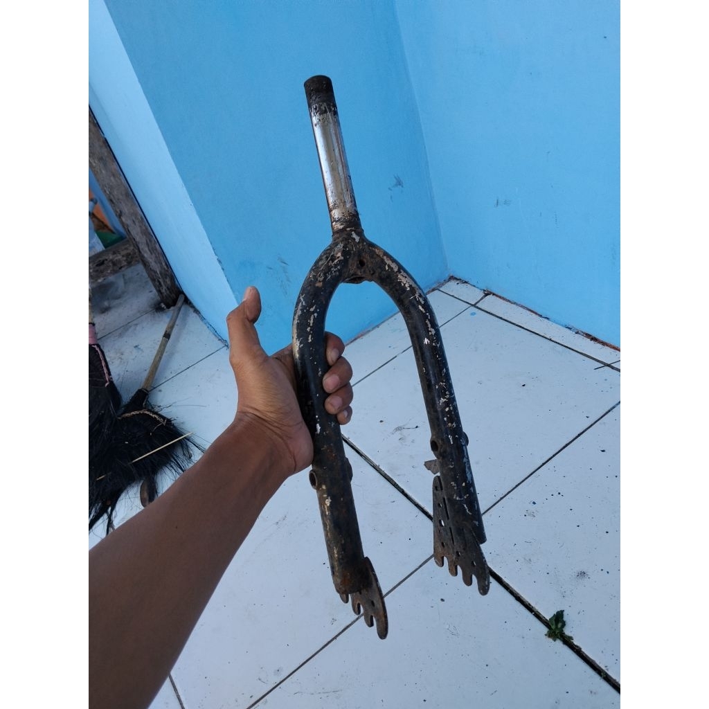 Fork Sepeda BMX METALIZER BAN 20 DROP OUT MATA TIGA ORI COPOTAN SEPEDA BMX METALIZER WIMCYCLE