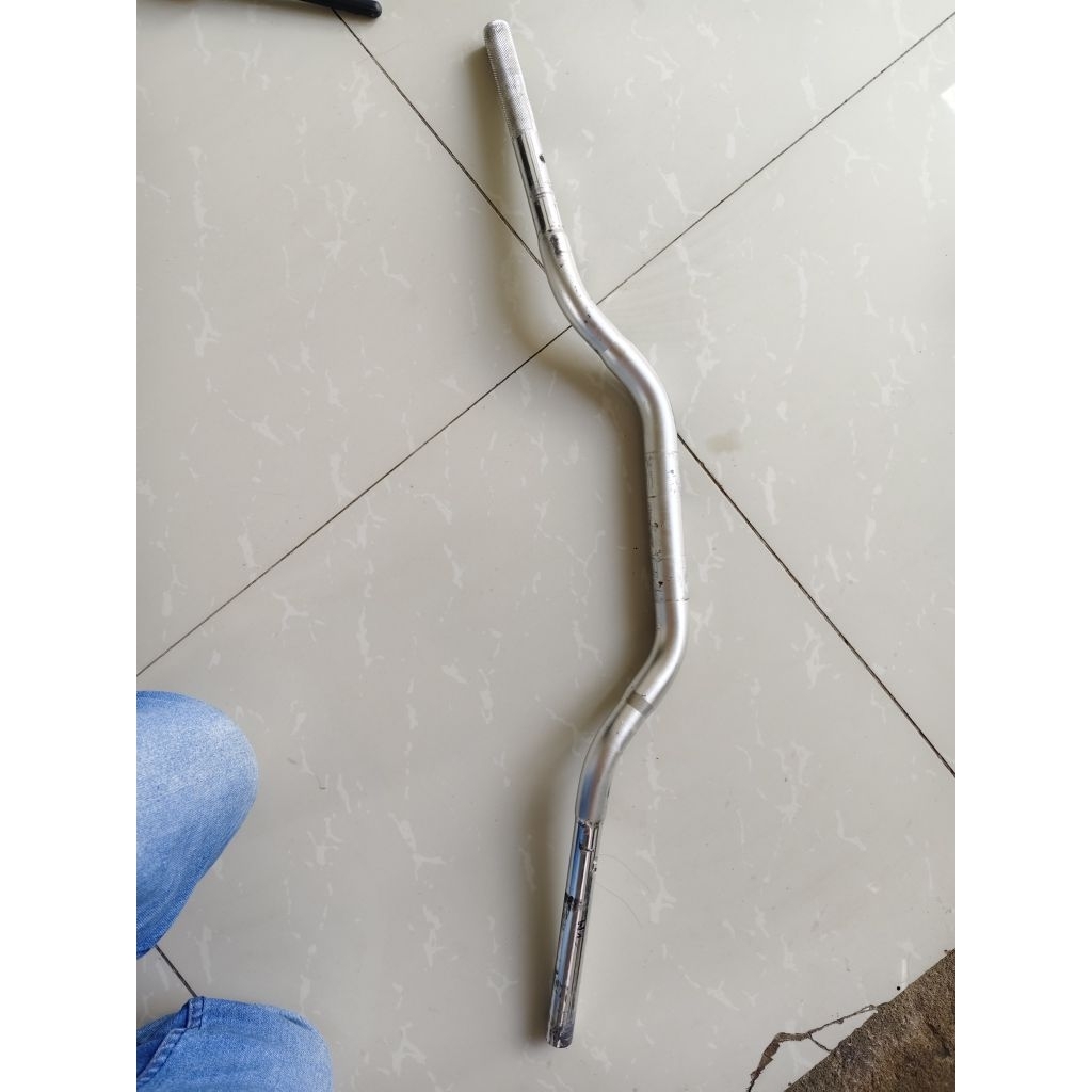 Scarlet Stang Fatbar SCARLET