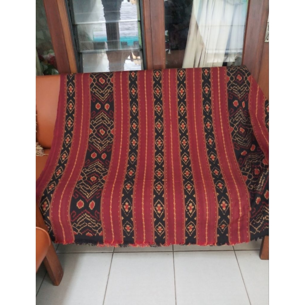 kain tenun asli Maumere NTT