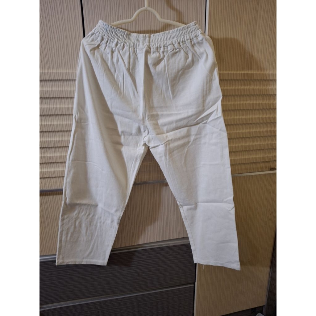 Preloved Celana 7/8 Putih Wanita