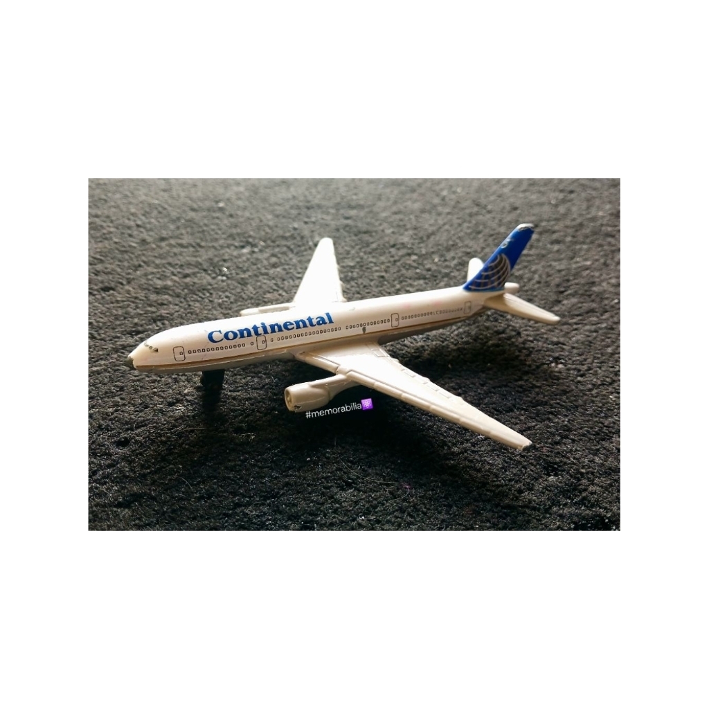 Diecast MATTEL  Pesawat Boeing 777
