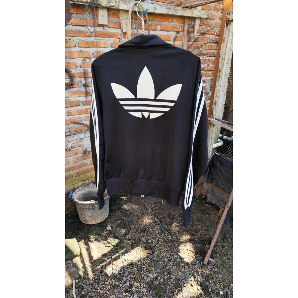 tracktop Adidas big logo