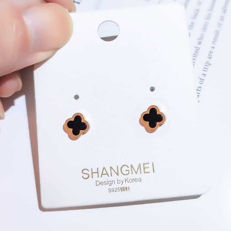 Anting Fashion Wanita Titanium - Anting Clover Mata Hitam Wanita