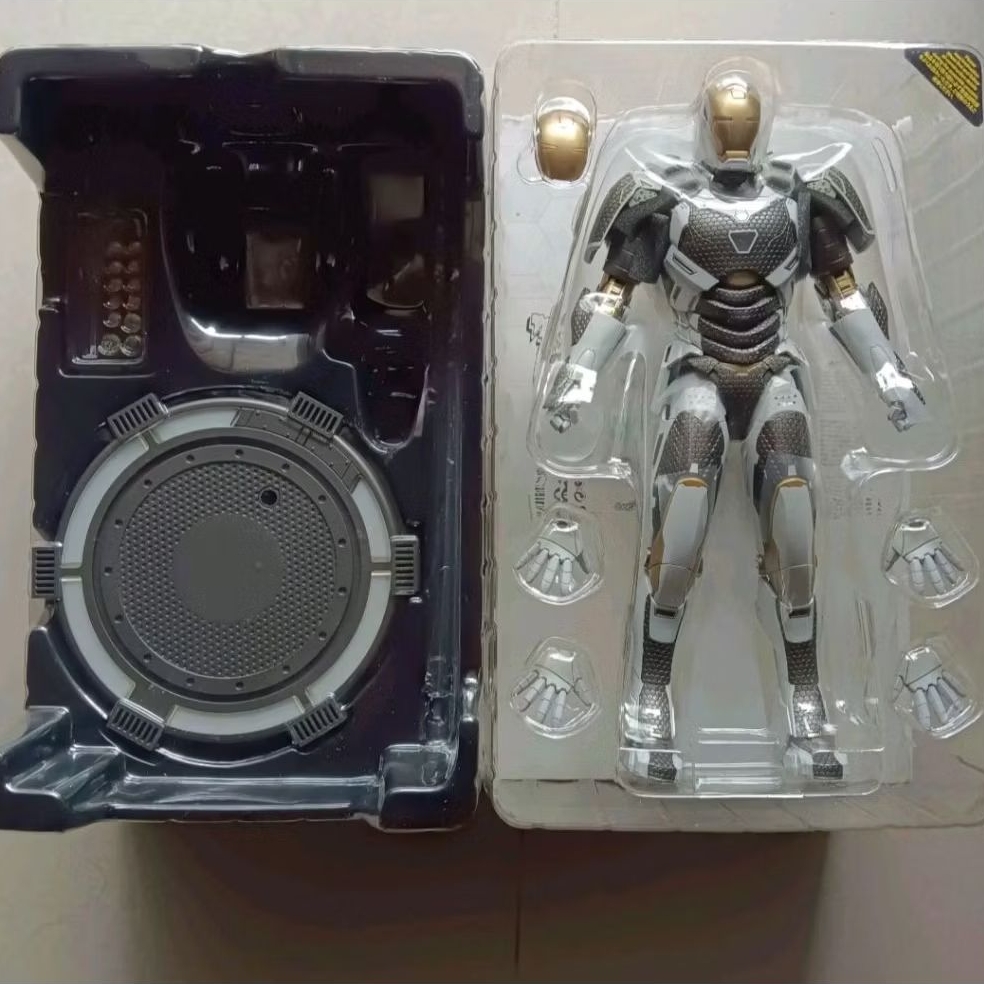 hot toys iron man 3 starboost