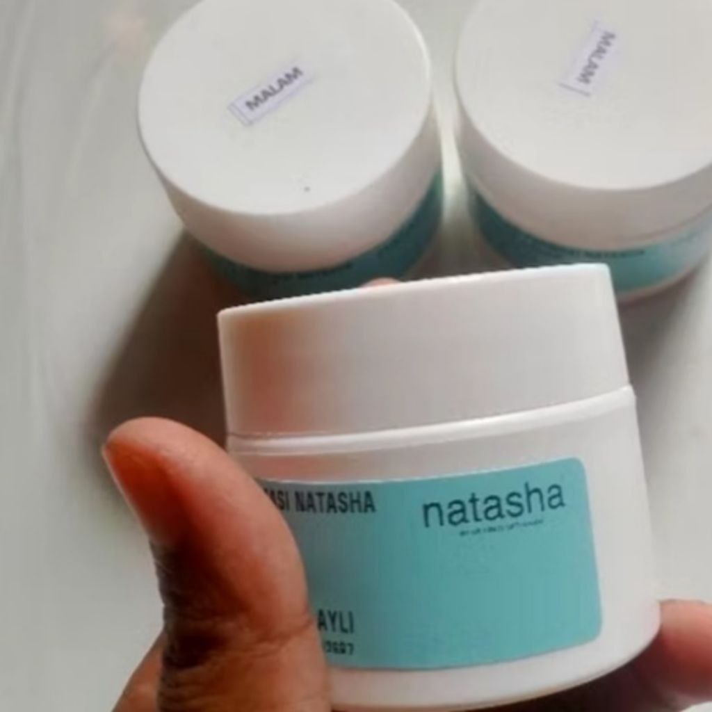 NATASHA WM3B EXTRA WHITENING NIGHT CREAM/KRIM MALAM EXTRA MENCERAHKAN DAN MENYAMARKAN FLEK YANG SEDI