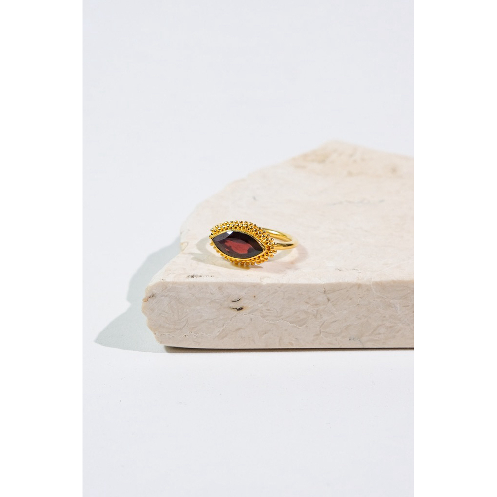 ring garnet ruby stone