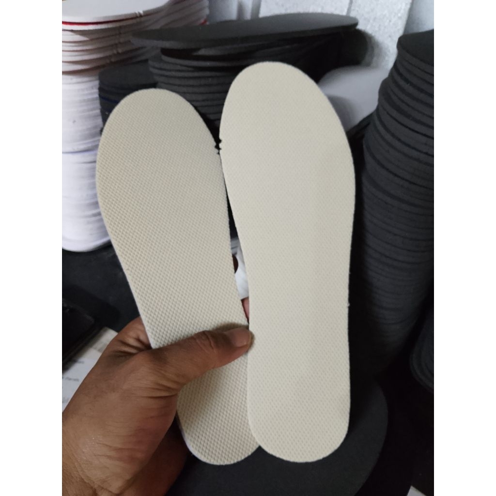 INSOL ALAS SEPATU KEBESARAN GANJAL SEPATU KEBESARAN