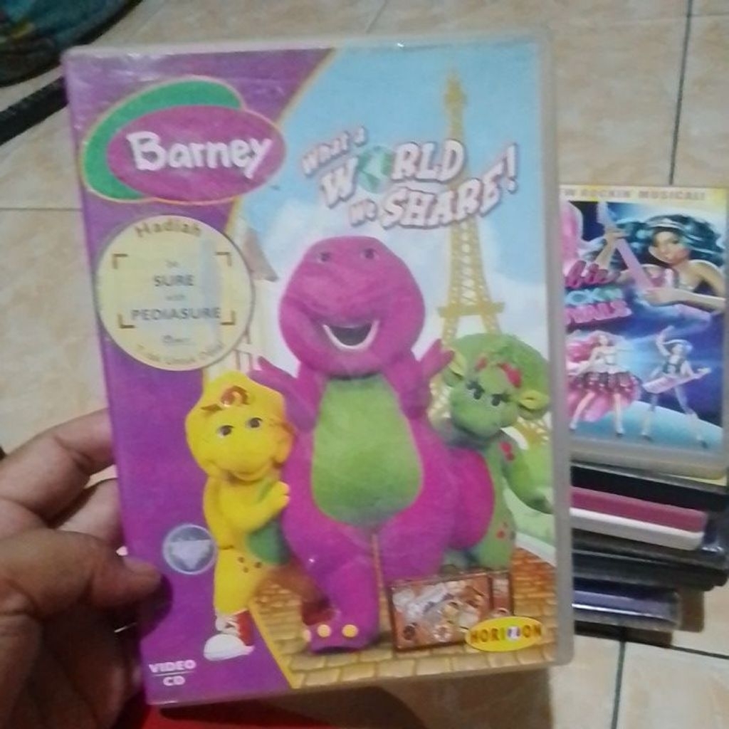 VCD BARNEY WHAT WORLD WE SHARE