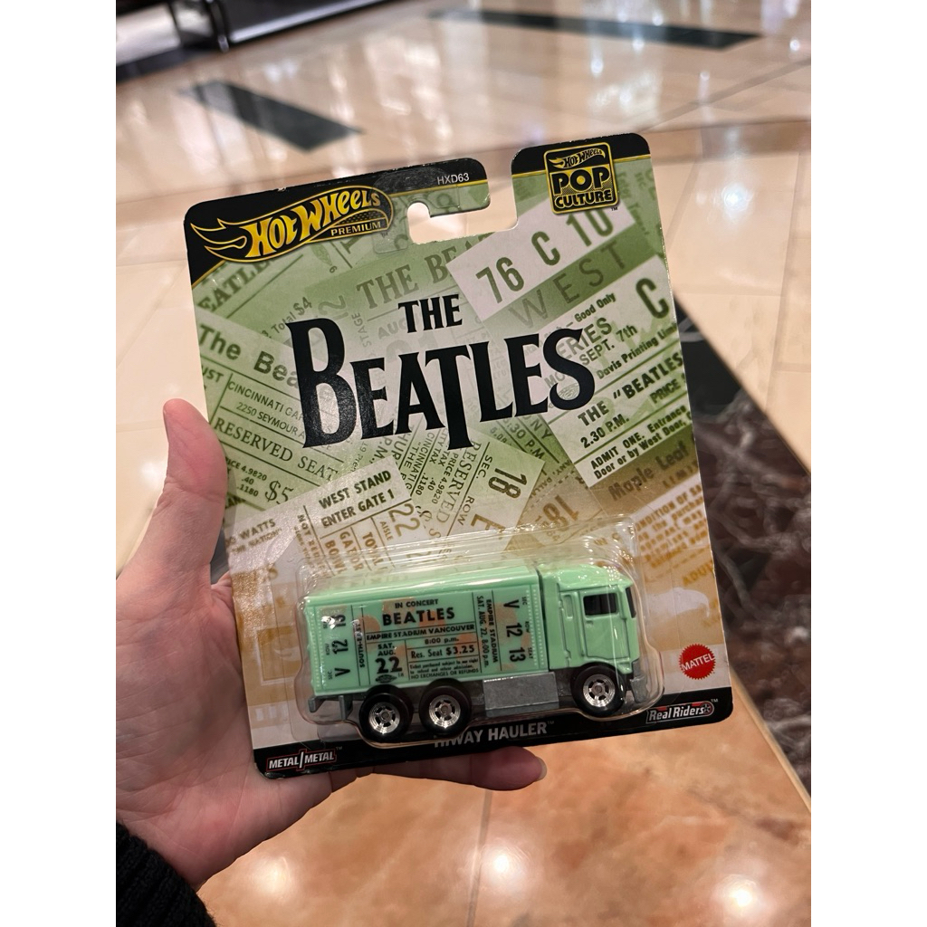 Hotwheels Premium Pop Culture The Beatles Hiway Hauler