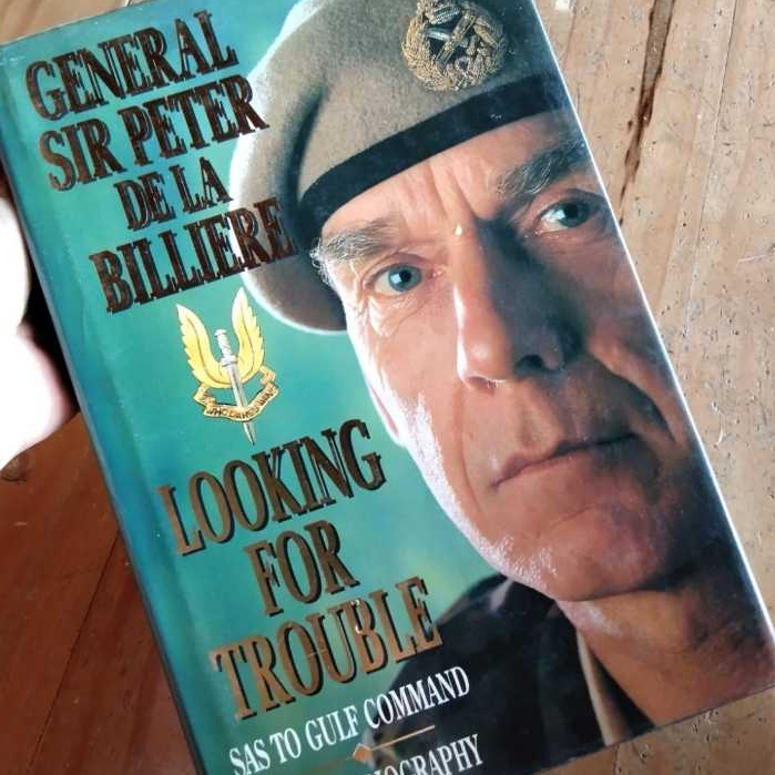 General Sir Peter de La Billiere Looking for Trouble: SAS to Gulf Command (HC) Buku Non Fiction Biog