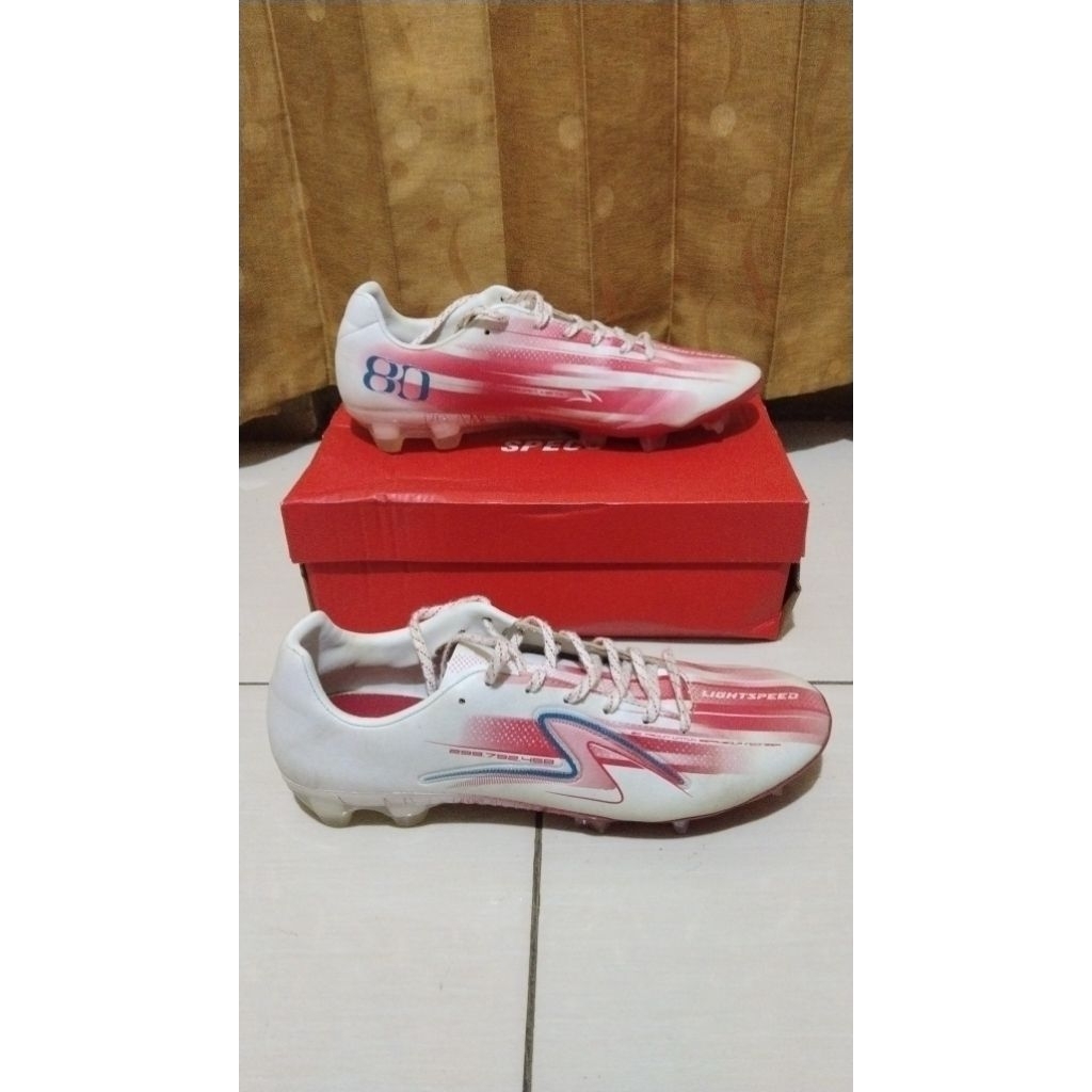 Sepatu specs garuda attack