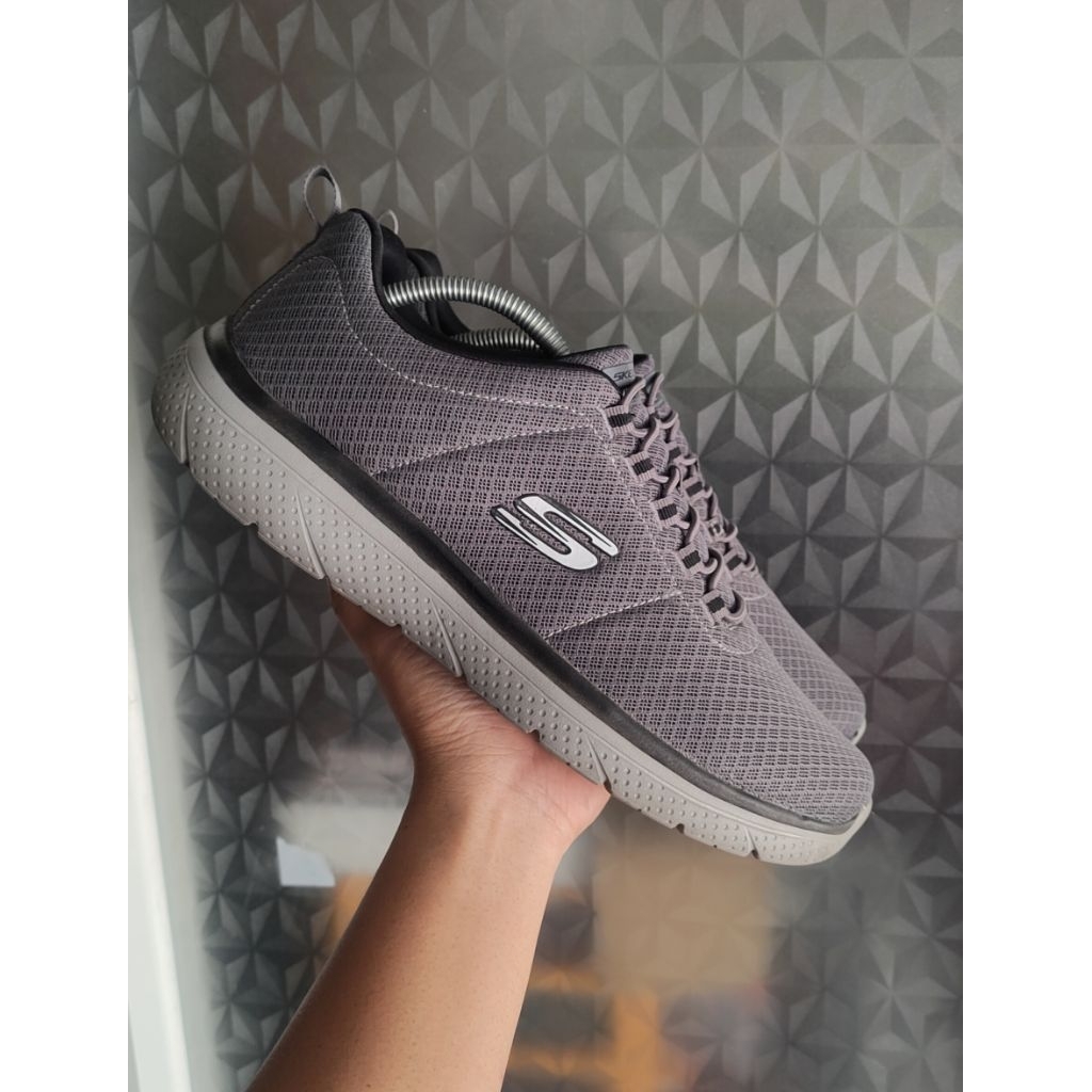 sepatu Skechers SZ 43 second bekas preloved