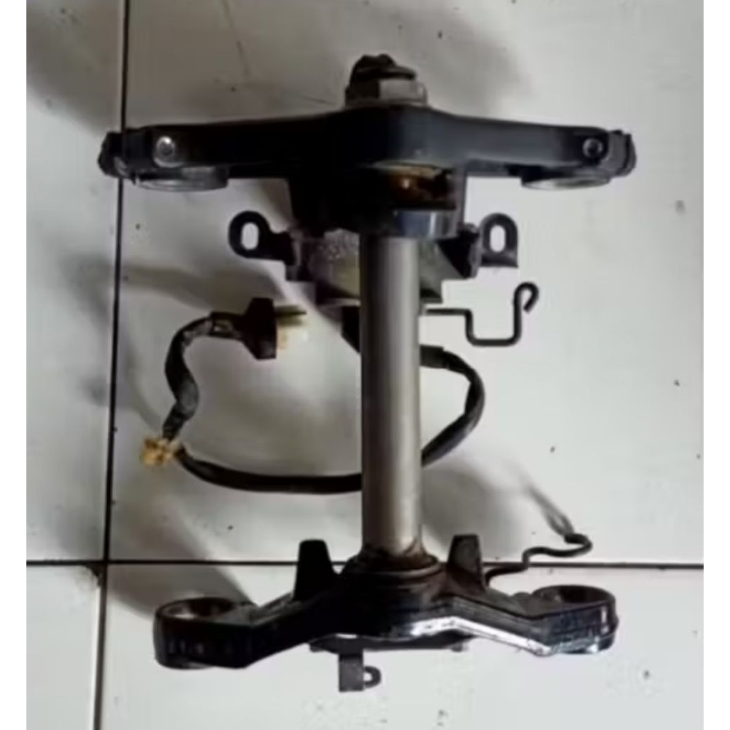 segitiga t atas bawah CBR 150R k 45