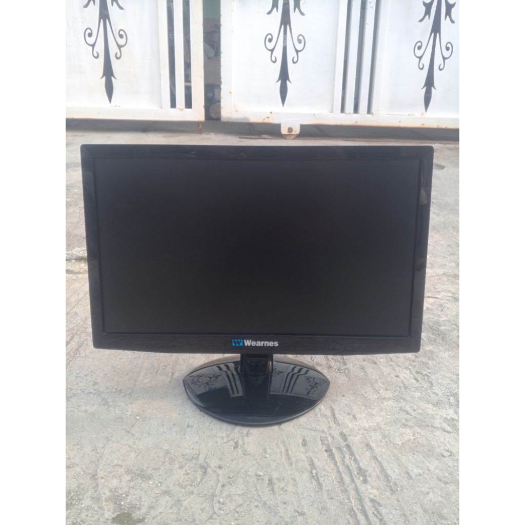Layar Monitor LED Wearnes 19 Inch