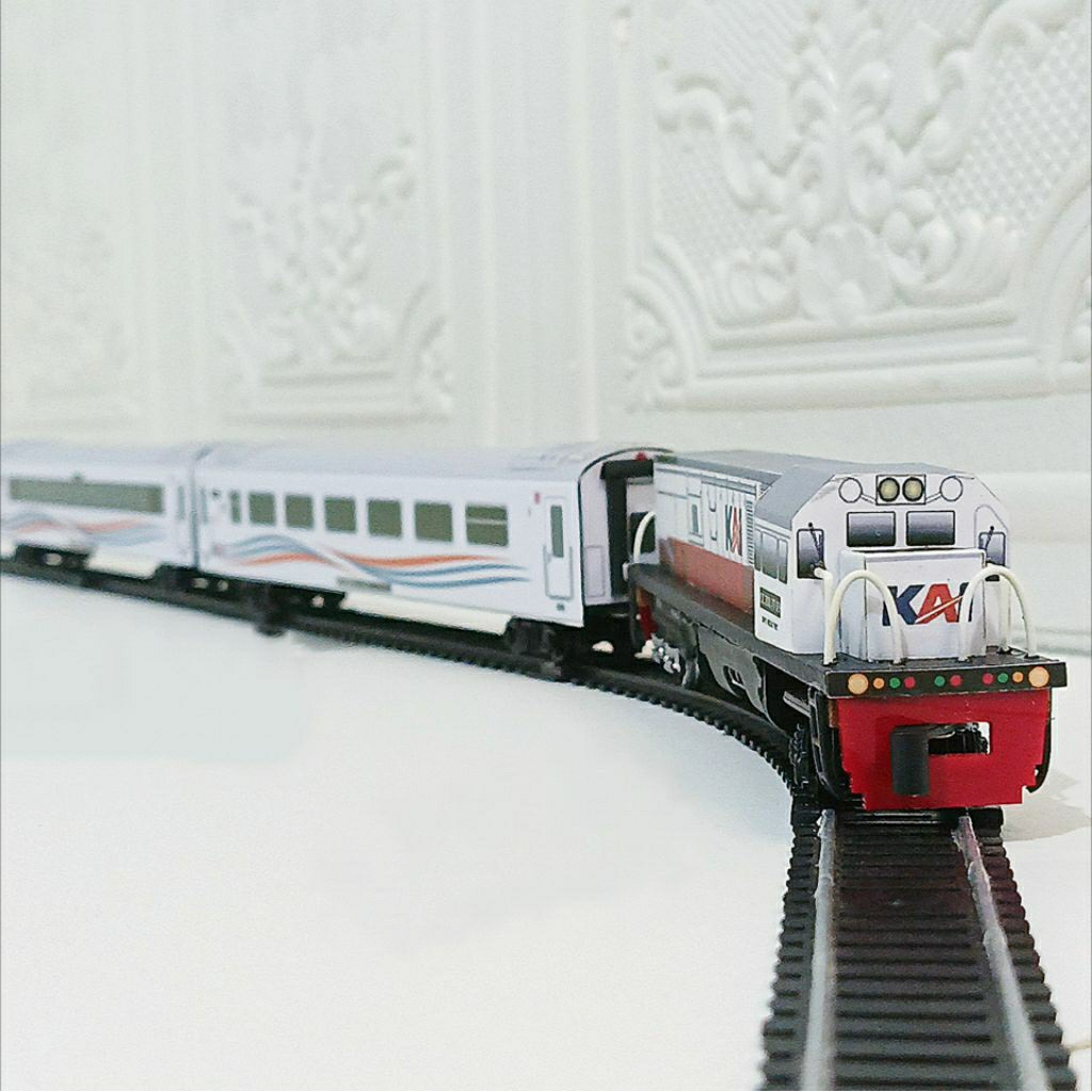 Train Set Mainan Kereta Api Indonesia KA Bengawan