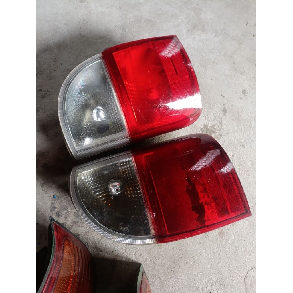 stoplamp kia travelo