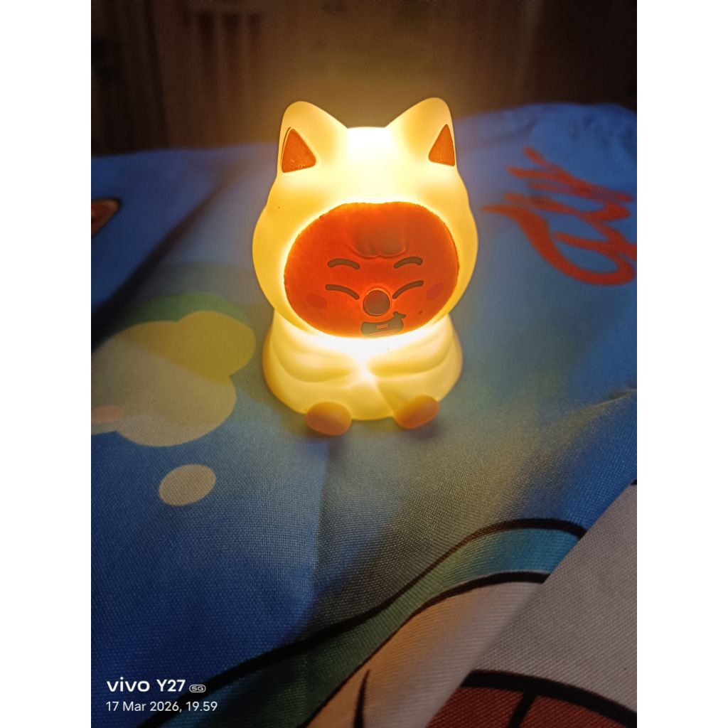 preloved Skzoo Lamp Han Quokka