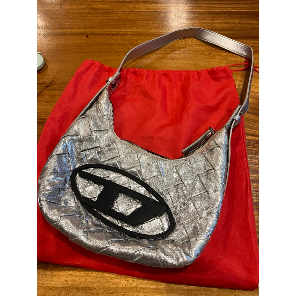 DIESEL LADY SILVER SHOULDER BAG ORI