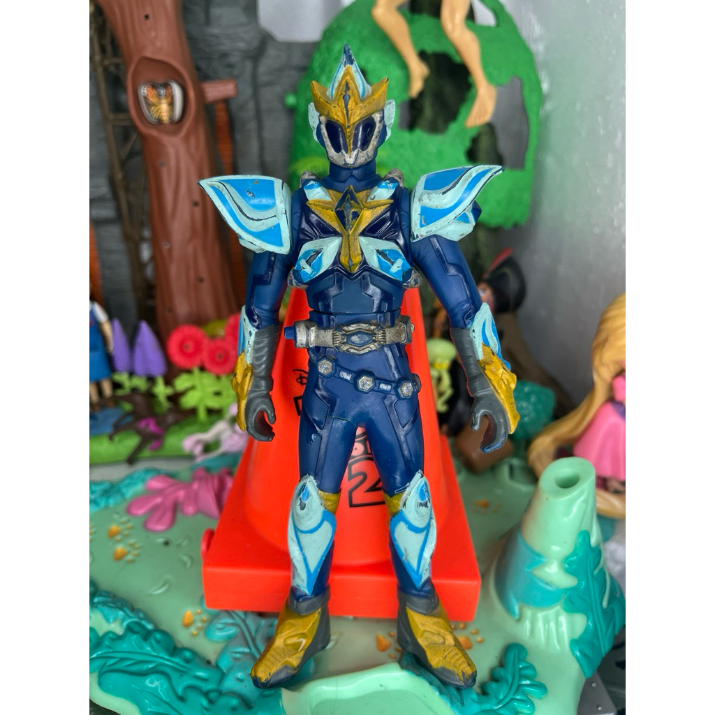 Mainan Figur Kamen Rider Bima Satria Baja Hitam