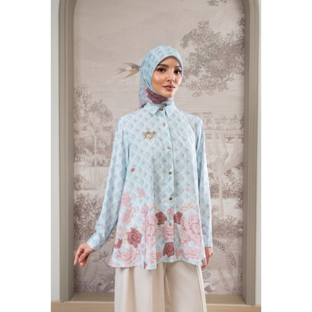 Wearing klamby Calya shirt / Rosette Shirt