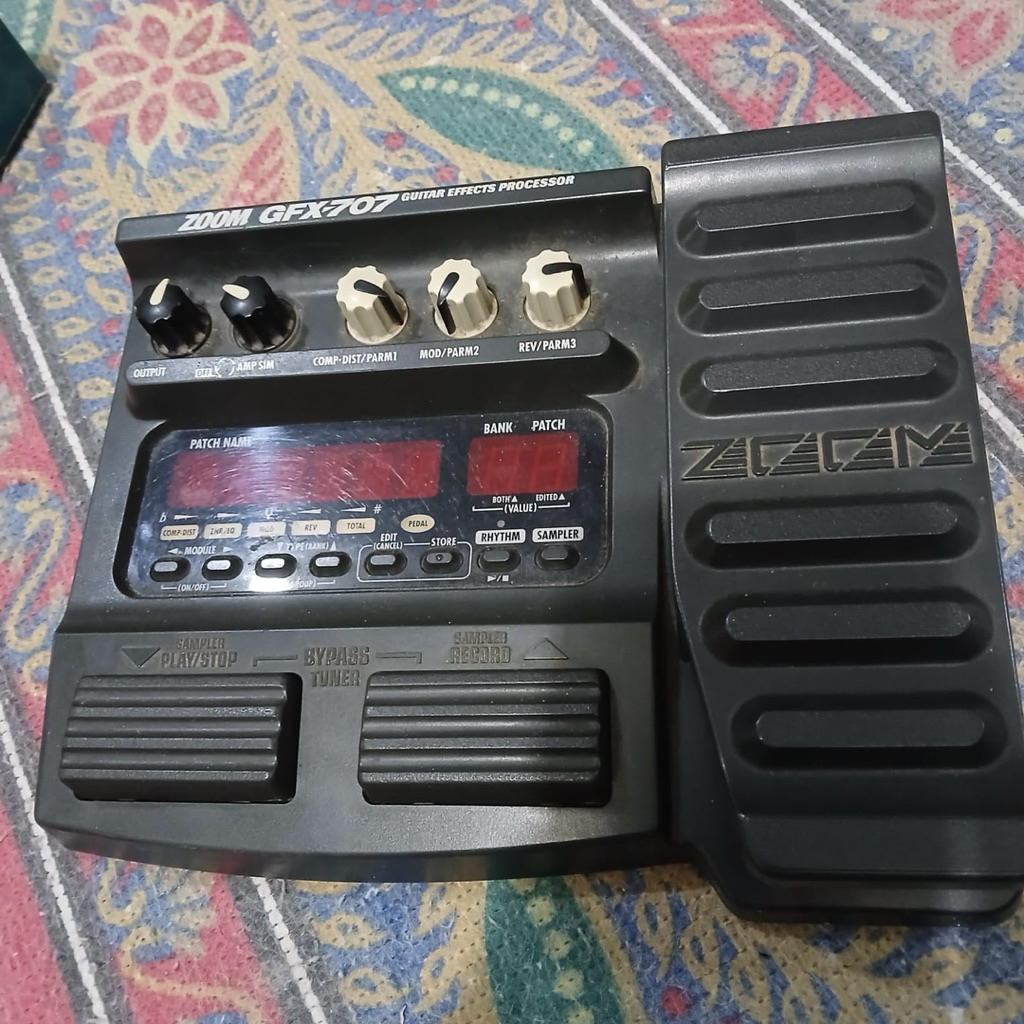 pedal multiefek zoom gfx-707