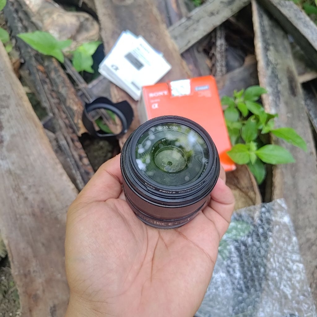 Lensa Fix Sony 35 mm F1.8 OSS Second Berkualitas