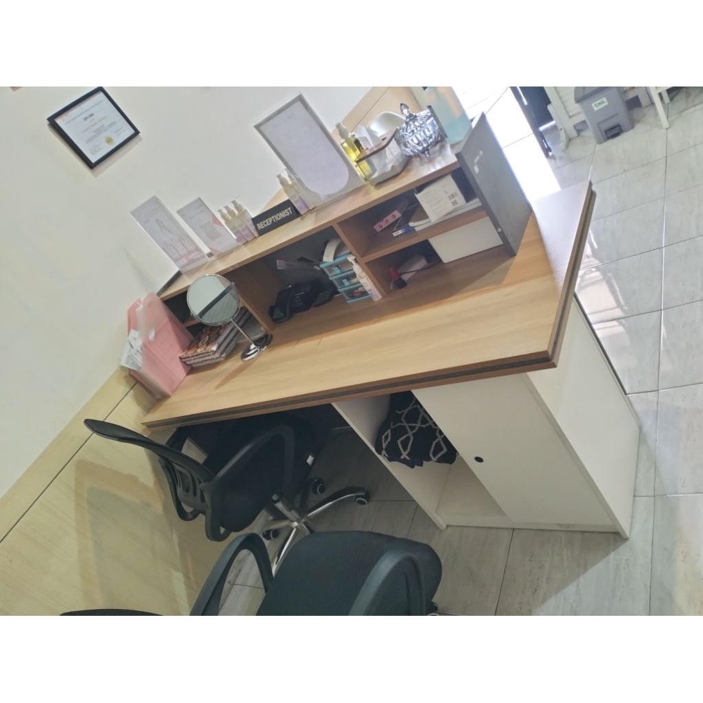 preloved meja resepsionis atau meja kasir