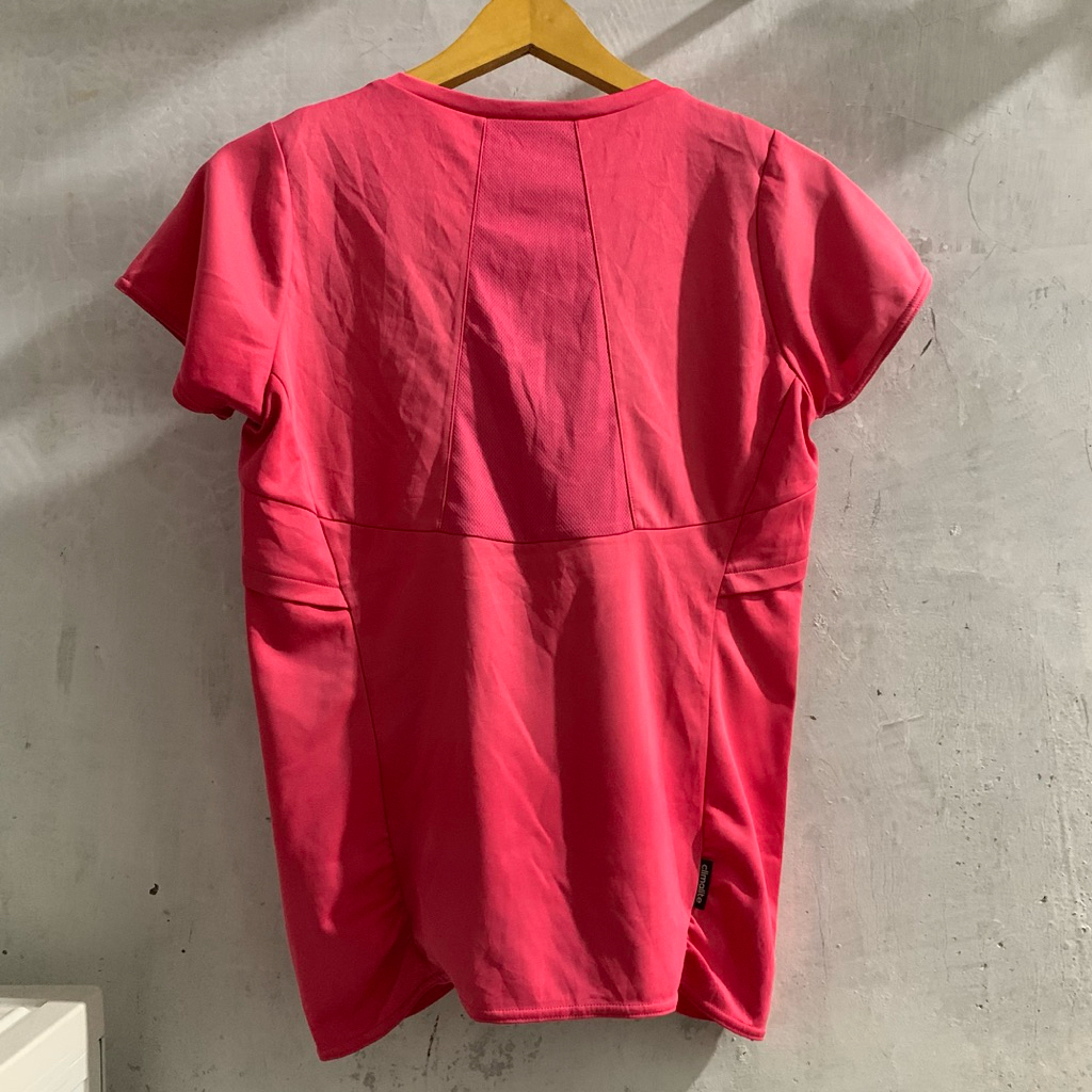 Kaos Olahraga Wanita Warna Pink