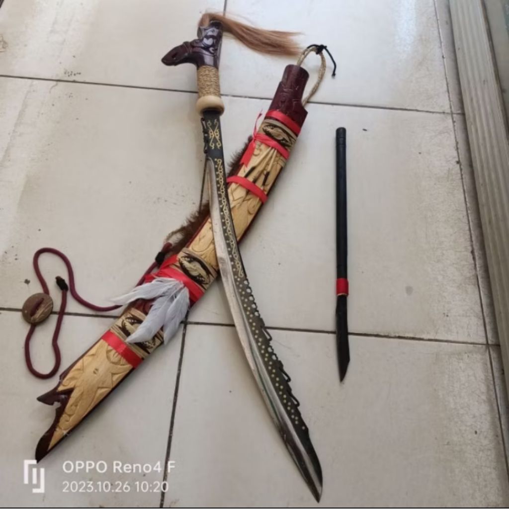 Mandau Khas Kalimantan