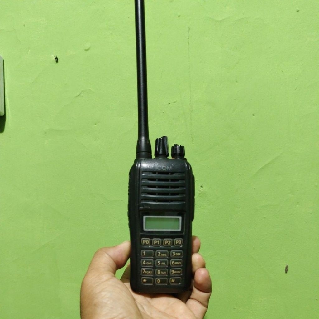 Icom IC V88