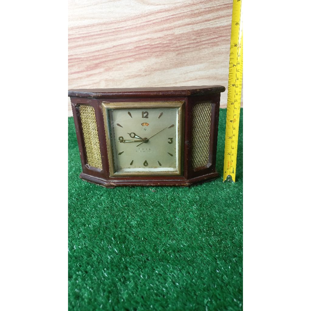 Jam Hiasan Kayu Lawas Antik