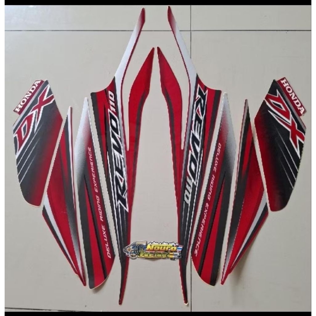 stripping honda revo 110 cw DX absolut 2010 merah silver standar