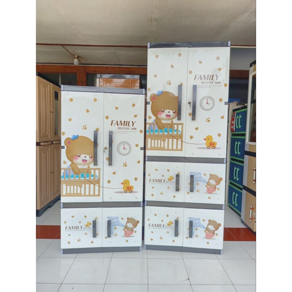 Lemari gantung mr plast