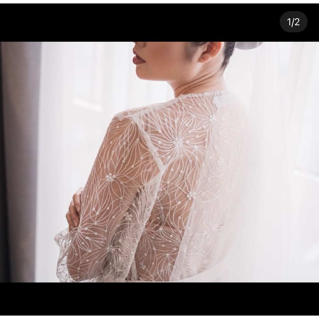 Preloved robe bride lace