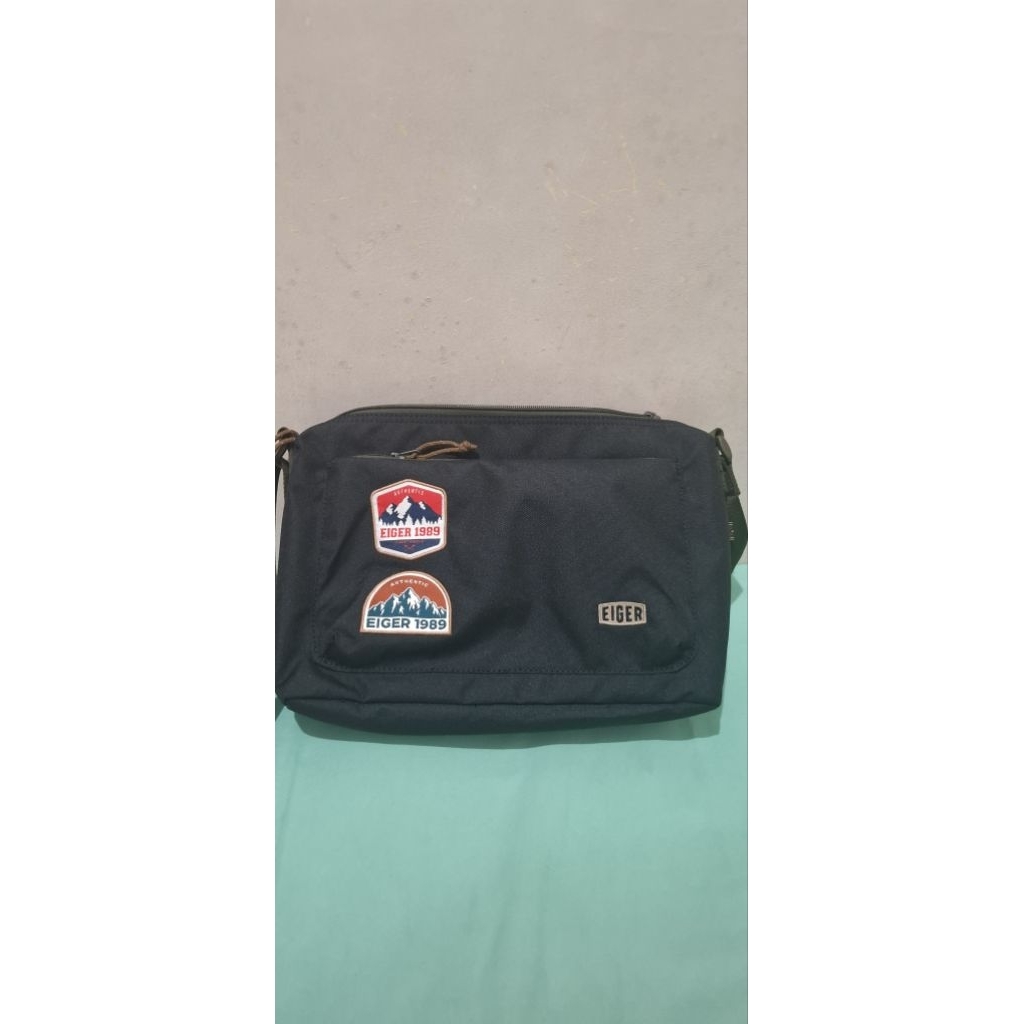 tas slempang eiger