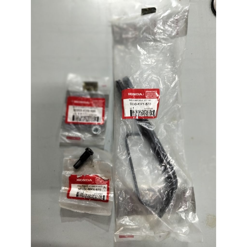 Standar samping plus Baut standar samping plus mur untuk motor Beat carbu dan Scoopy carbu number pa