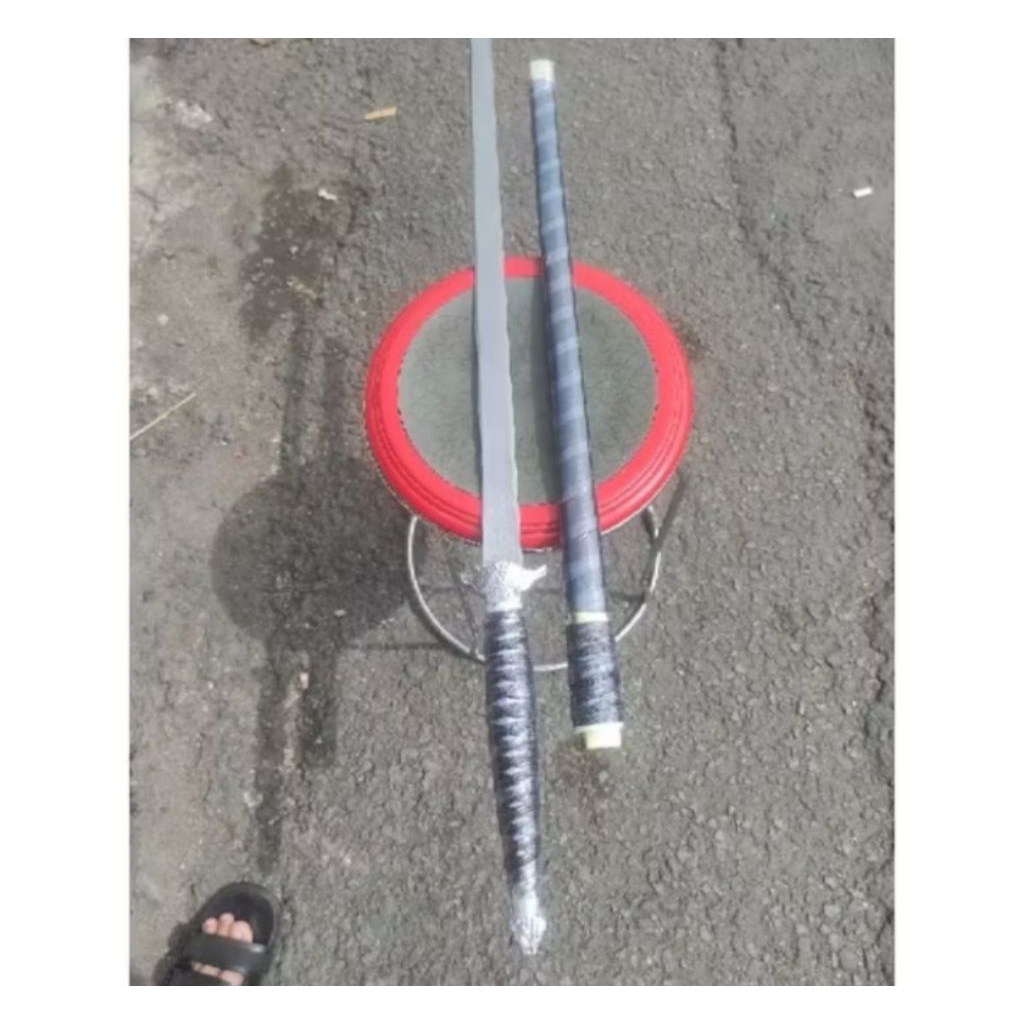 Samurai Sarung Baja Per Mobil
