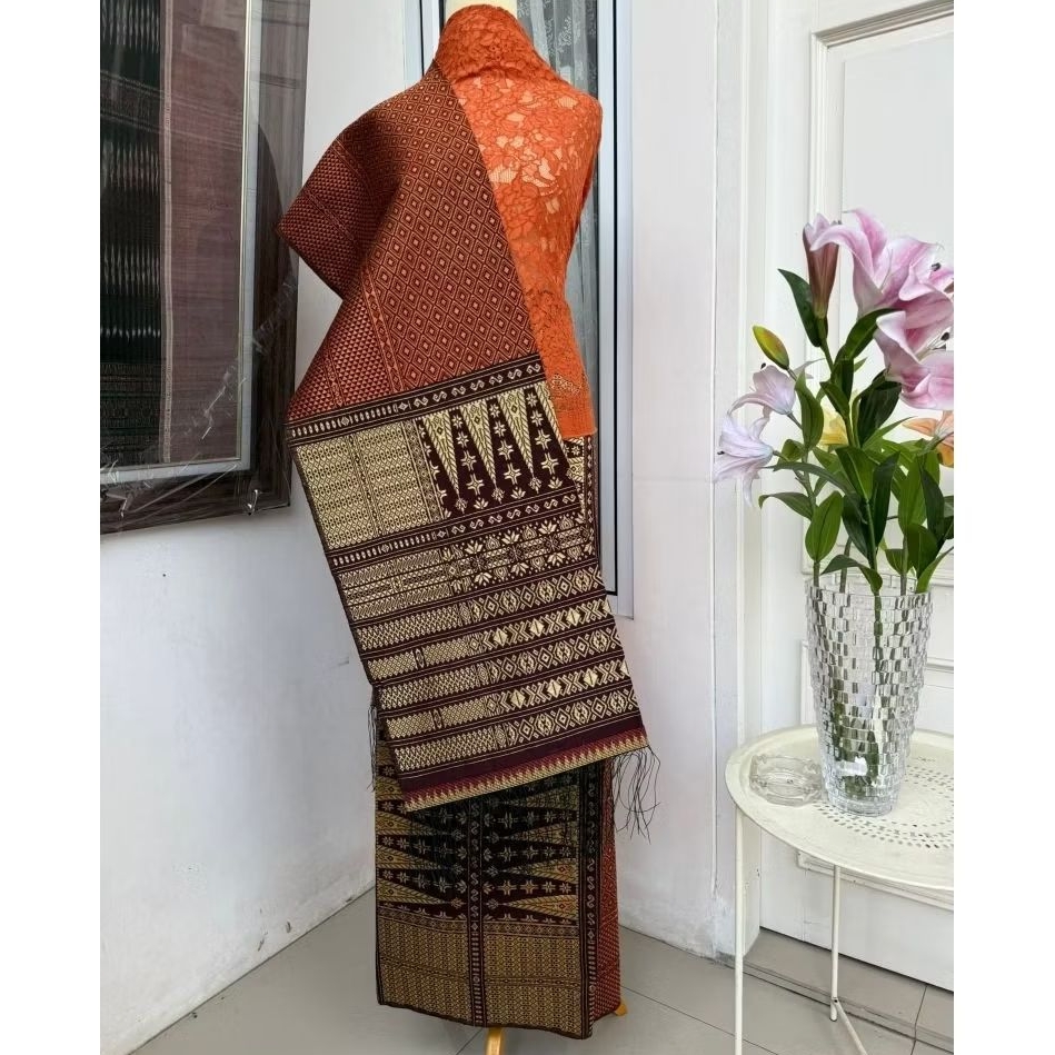 Tumtuman exclusive kain songket mewah