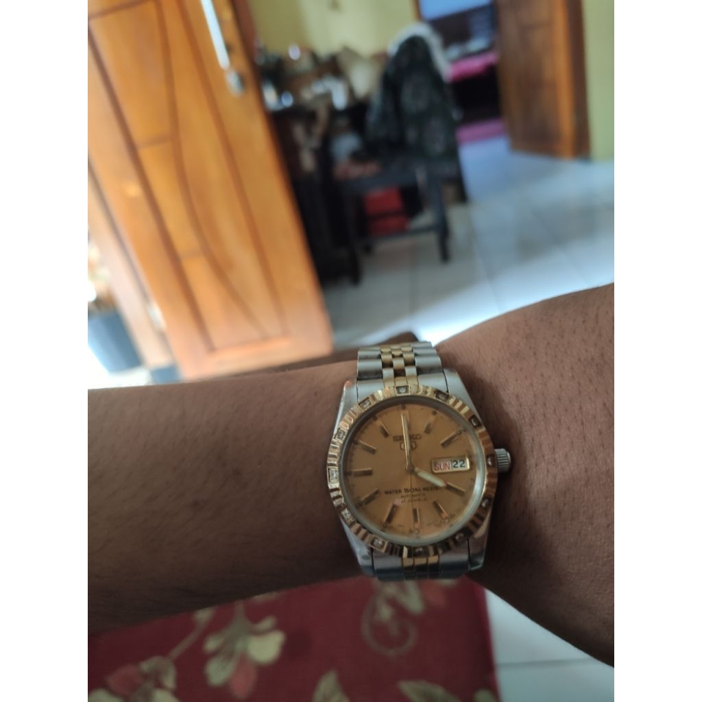 seiko 5 automatic 7s26 gold dial