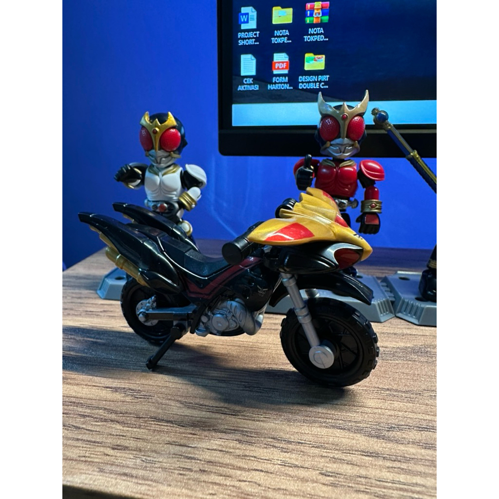 Blokees Starlight Kamen Rider - Motor Kuuga Beatchaser 2000 (Sudah rakit)