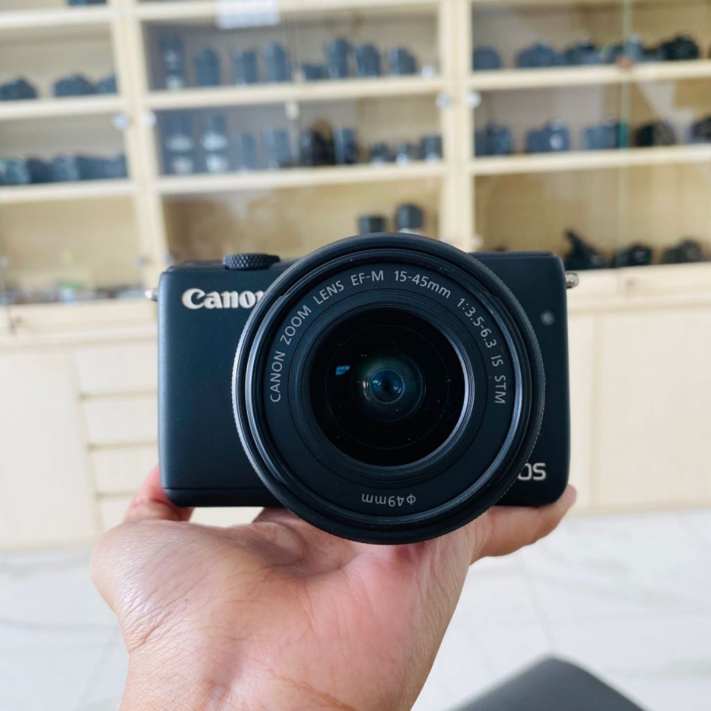 KAMERA CANON M10