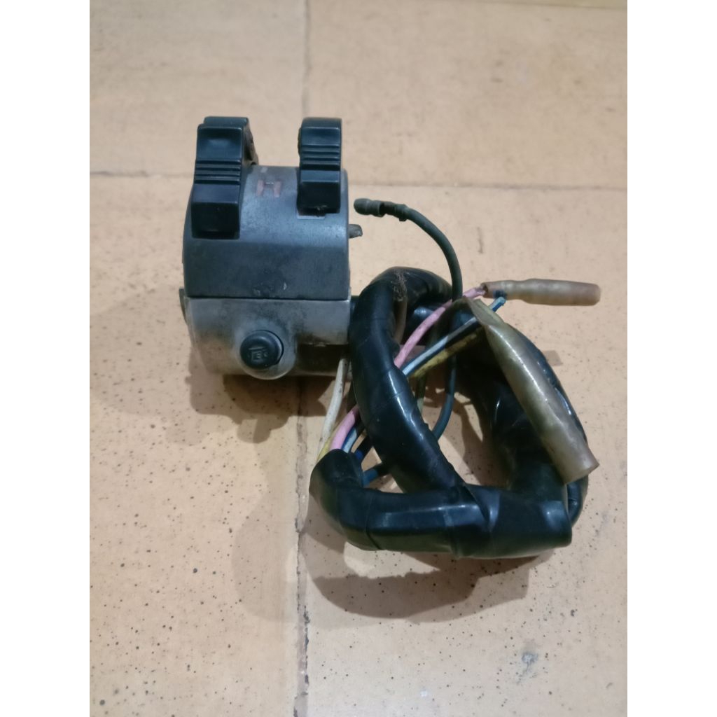 Holder Kiri Honda C70 Original