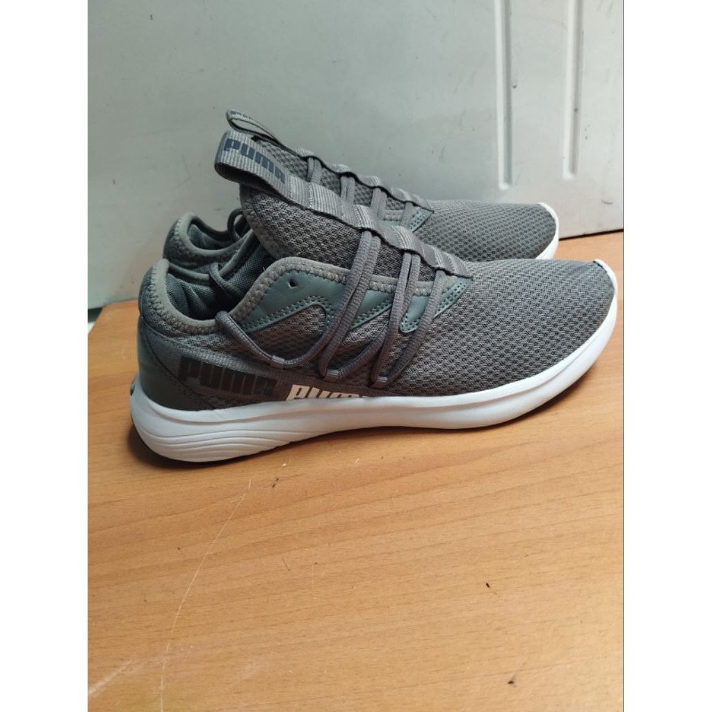 SEPATU RUNNING SNEAKERS CASUAL PUMA STAR VITAL SIZE 41 BEKAS PRELOVED
