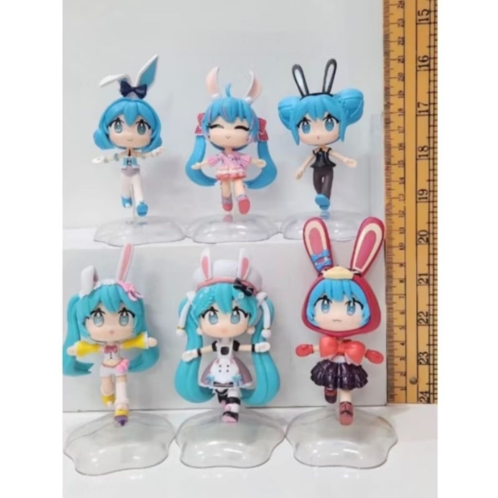 Hatsune Miku - Bunny Figure