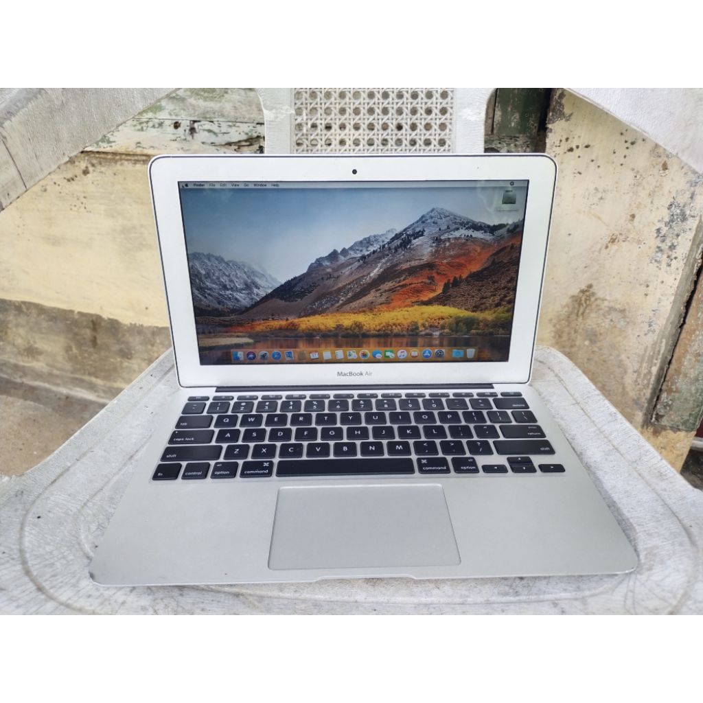 Macbook Air 11 inch Mid 2011 Model A1370 Processor intel core i5-2467M